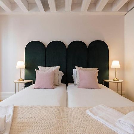 Mouzinho Luxury 3Br Flat L 5 Min Walk To Ribeira By Lovelystay Porto Eksteriør billede